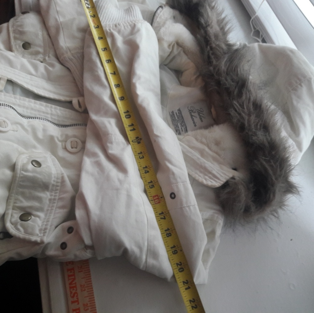 L white jacket